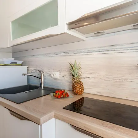 Apartment Direkt An Der Kristallklaren Adria *